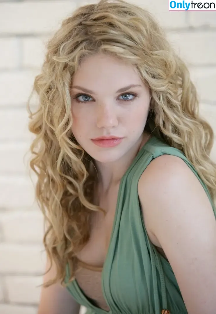 Mackenzie Mauzy nude photo #0005 (mackenziemauzy / psyche_della_luna)