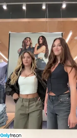 Mackenzie Ziegler / kenzie фото голая #0537