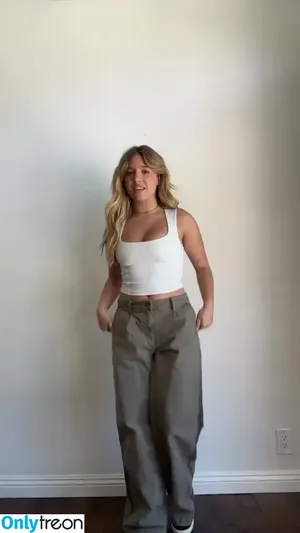 Mackenzie Ziegler / kenzie фото голая #0540