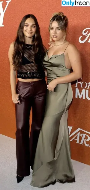 Mackenzie Ziegler / kenzie фото голая #0565