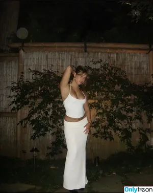Mackenzie Ziegler / kenzie фото голая #0573