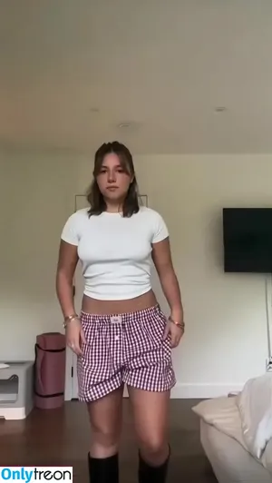 Mackenzie Ziegler / kenzie фото голая #0581