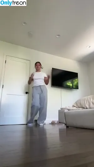 Mackenzie Ziegler / kenzie фото голая #0583