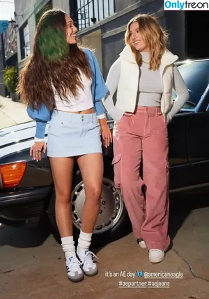 Mackenzie Ziegler / kenzie фото голая #0591