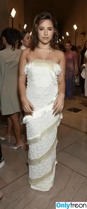 Mackenzie Ziegler / kenzie фото голая #0606