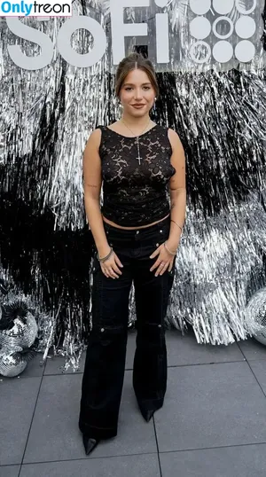 Mackenzie Ziegler / kenzie фото голая #0609