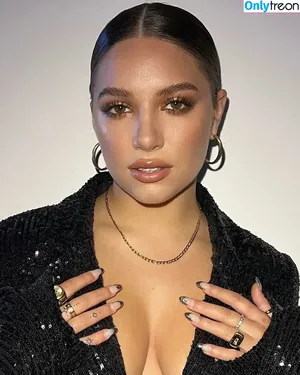 Mackenzie Ziegler / kenzie фото голая #0615