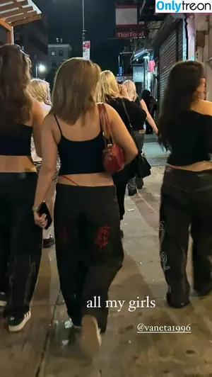 Mackenzie Ziegler / kenzie фото голая #0617
