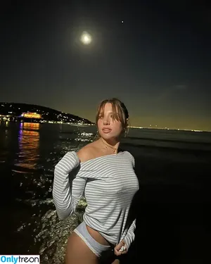 Mackenzie Ziegler / kenzie фото голая #0733