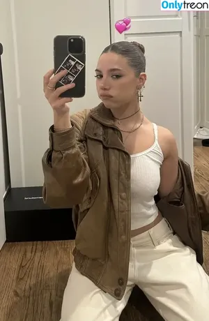 Mackenzie Ziegler / kenzie фото голая #0776