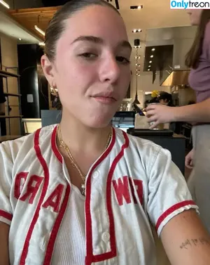 Mackenzie Ziegler / kenzie фото голая #0890