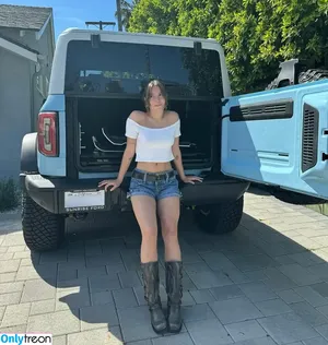 Mackenzie Ziegler / kenzie фото голая #0932