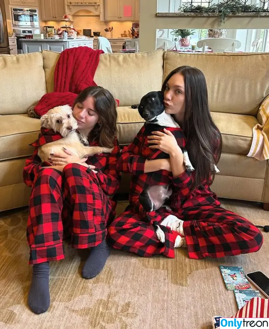 Mackenzie Ziegler голая photo #0797 (kenzie)