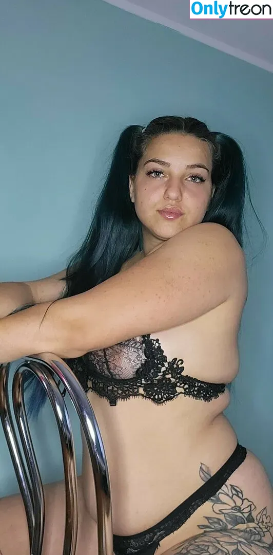 madalina_elena nude photo #0015 (Sentimentul iubirii / sentimentul.iubiriii)