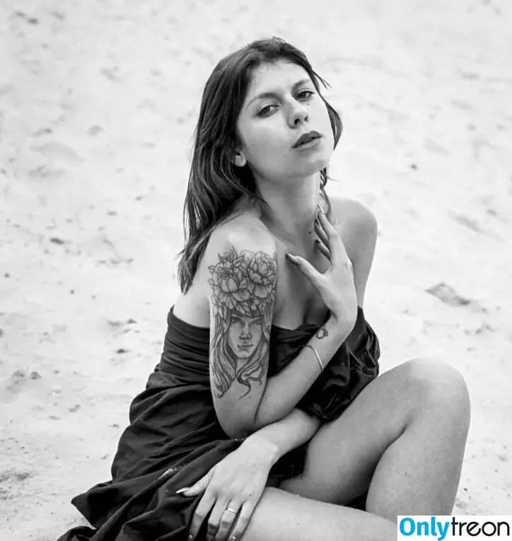 madame.clarisse nude photo #0057 (madameclarisse)