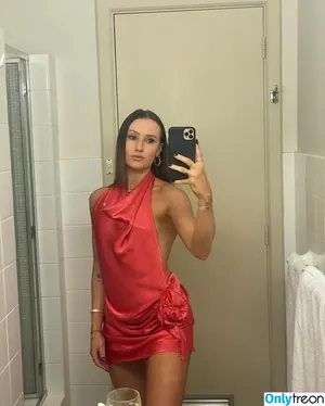 Maddee Thomson / maddeethomson nude photo #0001