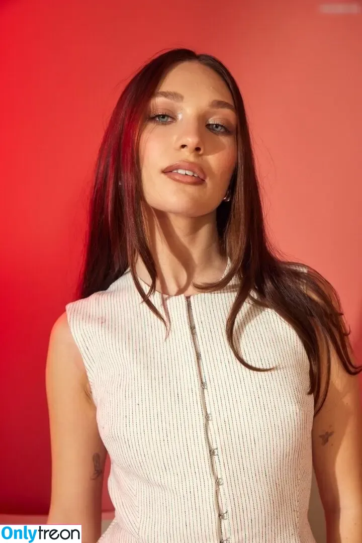Maddie Ziegler голая photo #1325 (maddieziegler)