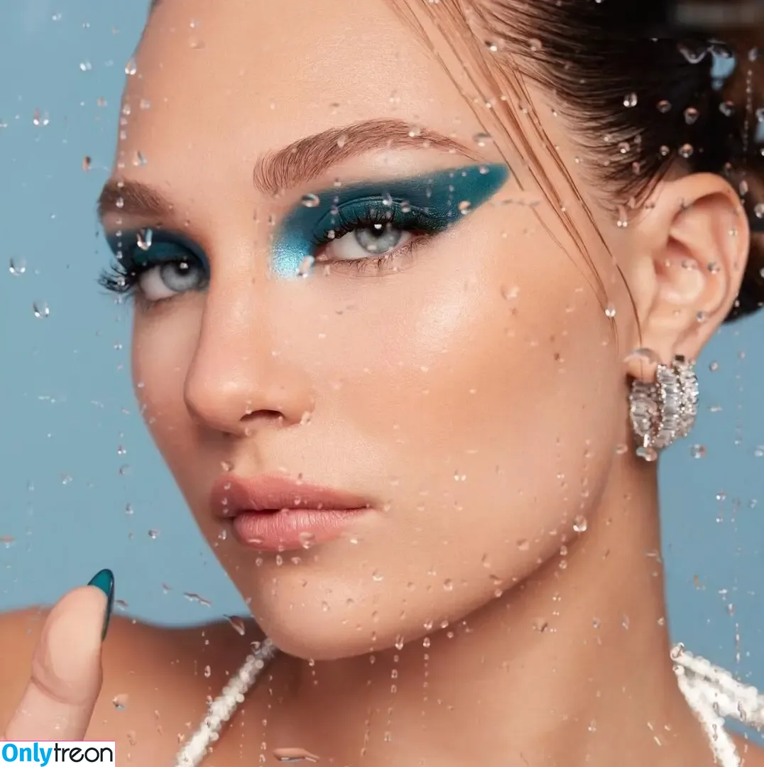 Maddie Ziegler голая photo #1329 (maddieziegler)