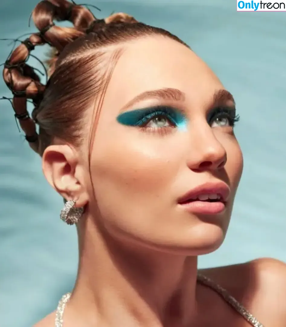 Maddie Ziegler голая photo #1331 (maddieziegler)