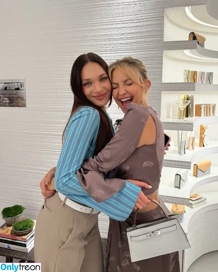 Maddie Ziegler nude photo #1669 (maddieziegler)