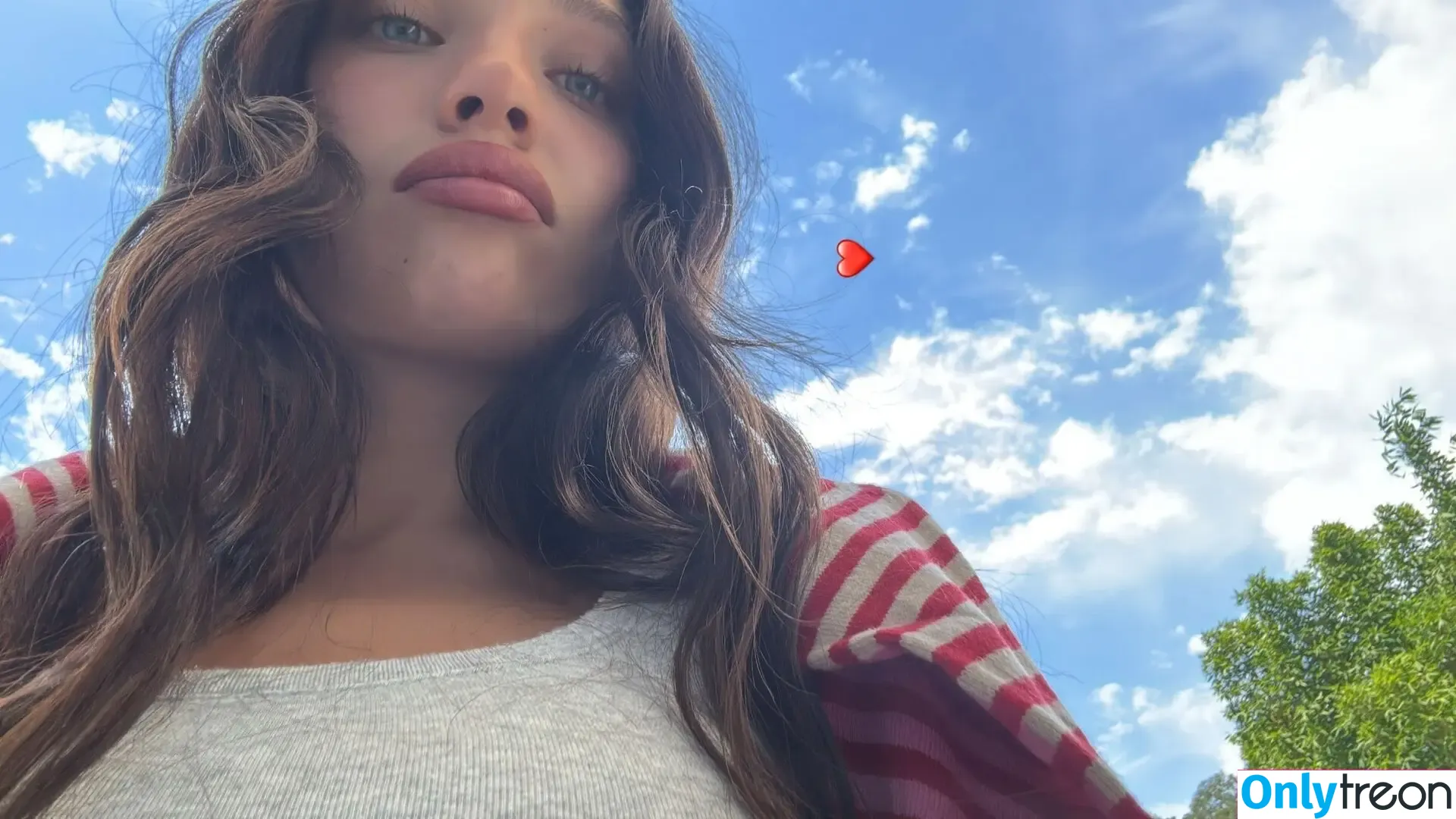 Maddie Ziegler nude photo #1693 (maddieziegler)