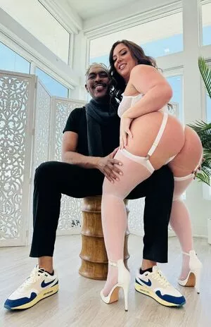 Maddy O'Reilly / maddyoreillyofficial / maddyoreillyxxx / xmaddyoreillyx фото голая #0041