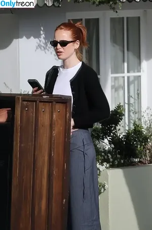 Madelaine Petsch / madelame фото голая #0017