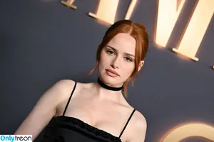 Madelaine Petsch / madelame фото голая #0089