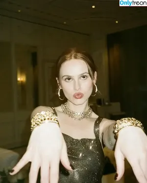 Madelaine Petsch / madelame фото голая #0093