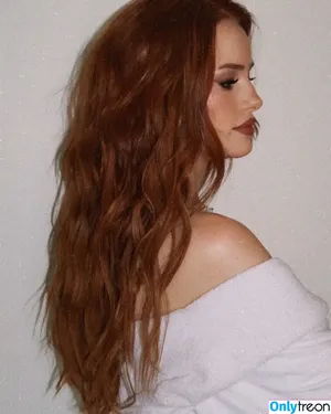 Madelaine Petsch / madelame фото голая #0124