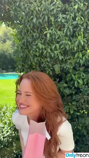 Madelaine Petsch / madelame фото голая #0184