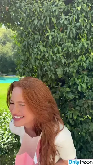 Madelaine Petsch / madelame фото голая #0185