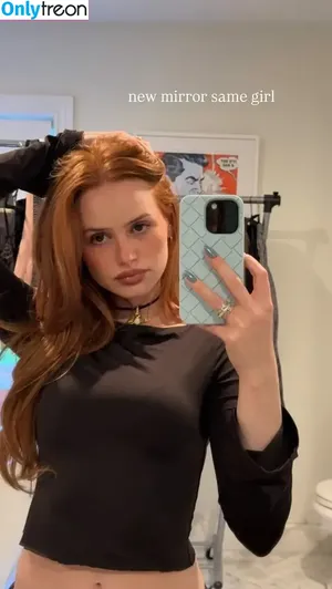 Madelaine Petsch / madelame фото голая #0195