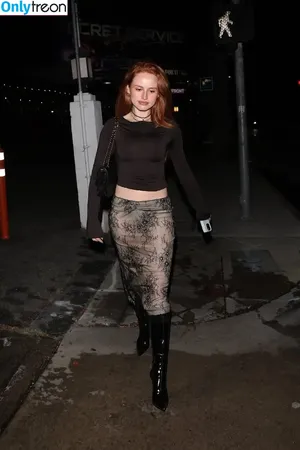 Madelaine Petsch / madelame фото голая #0198