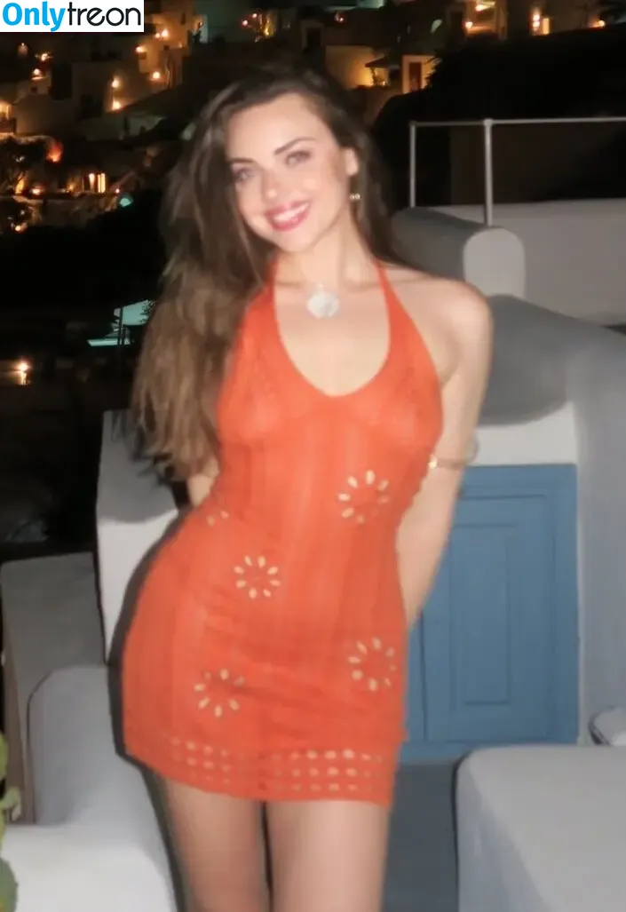 Madeleine Byrne nude photo #0085 (madeleinebyrnee)