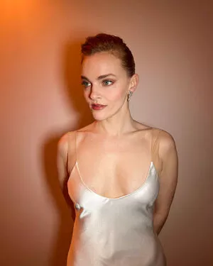 Madeline Brewer / madbrew фото голая #0037