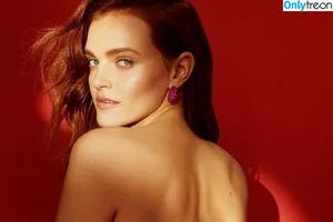 Madeline Brewer / madbrew nude photo #0123