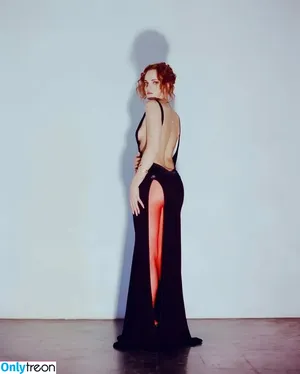 Madeline Brewer / madbrew nude photo #0141