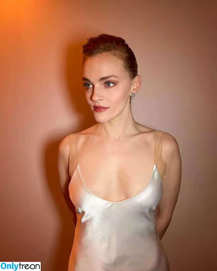 Madeline Brewer голая photo #0037 (madbrew)