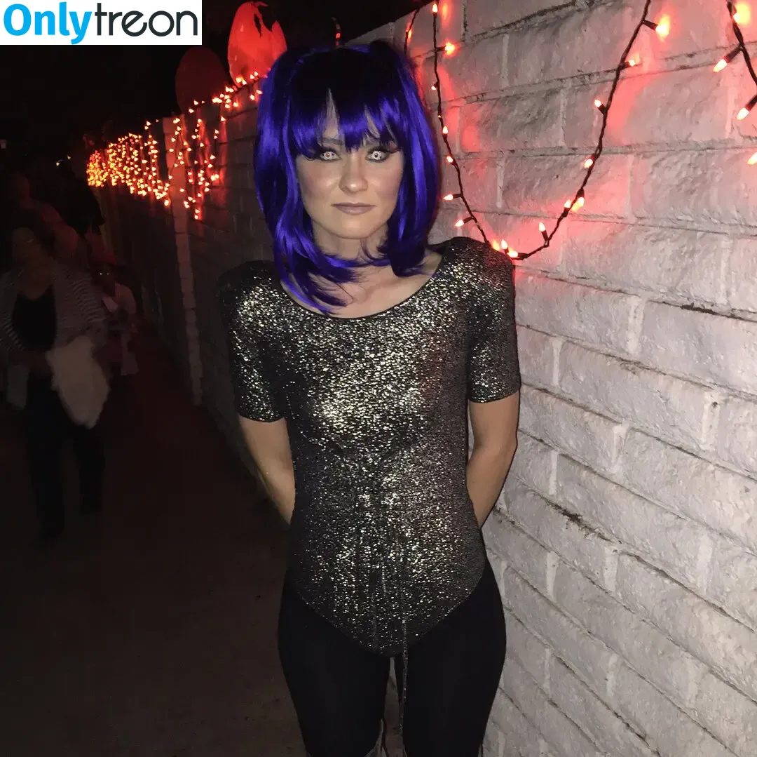 Madeline Carroll голая photo #0006 (dennyboii / madscarroll2)