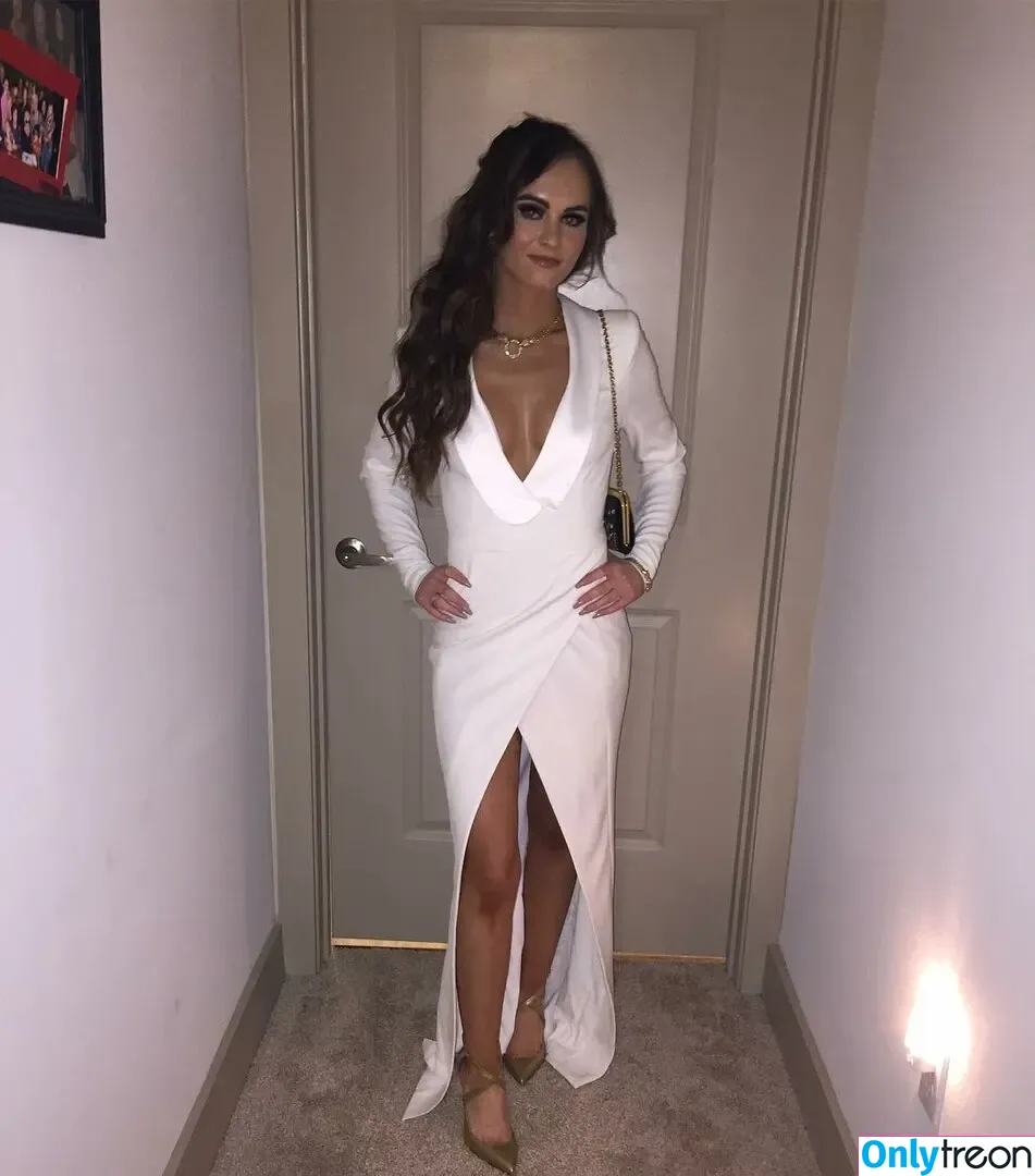Madeline Carroll голая photo #0017 (dennyboii / madscarroll2)