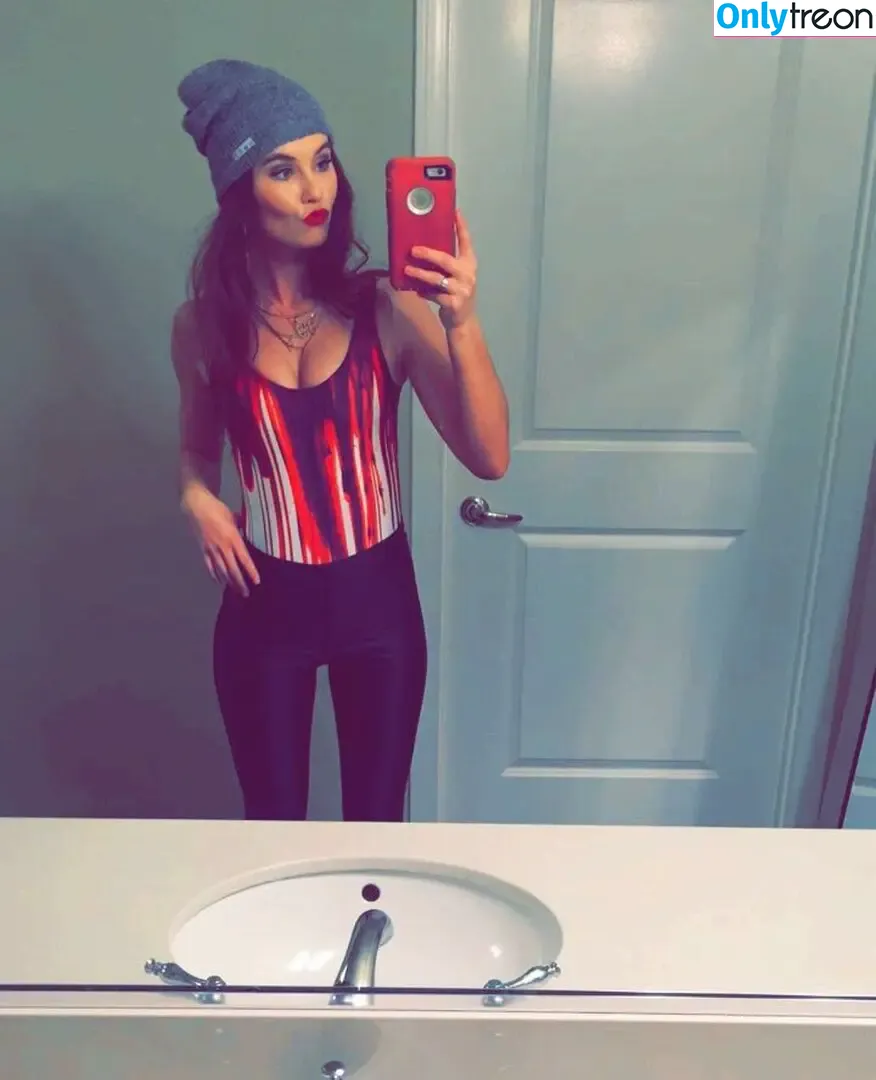 Madeline Carroll голая photo #0019 (dennyboii / madscarroll2)
