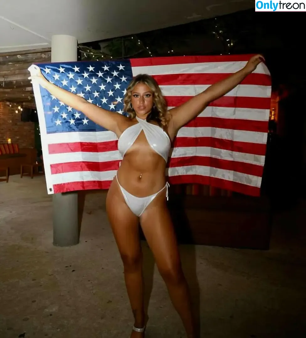 Madeline Gracie nude photo #0062 (madelinegrace__ / madiegracie)