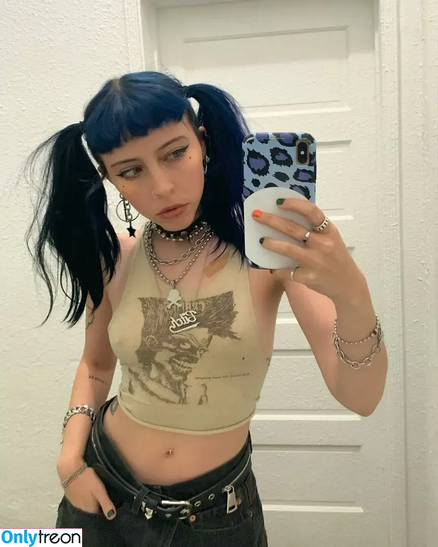 Madeline Pendelton nude photo #0001 (madelinependleton)