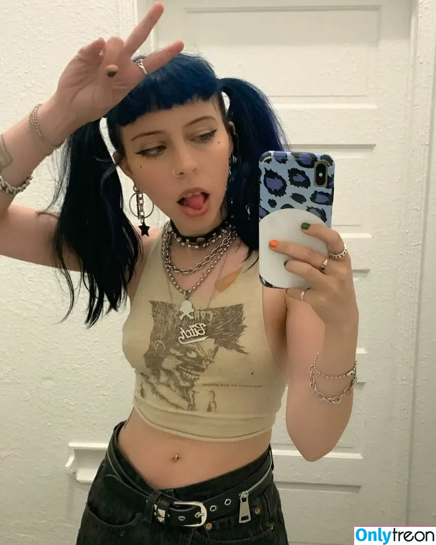 Madeline Pendelton nude photo #0003 (madelinependleton)