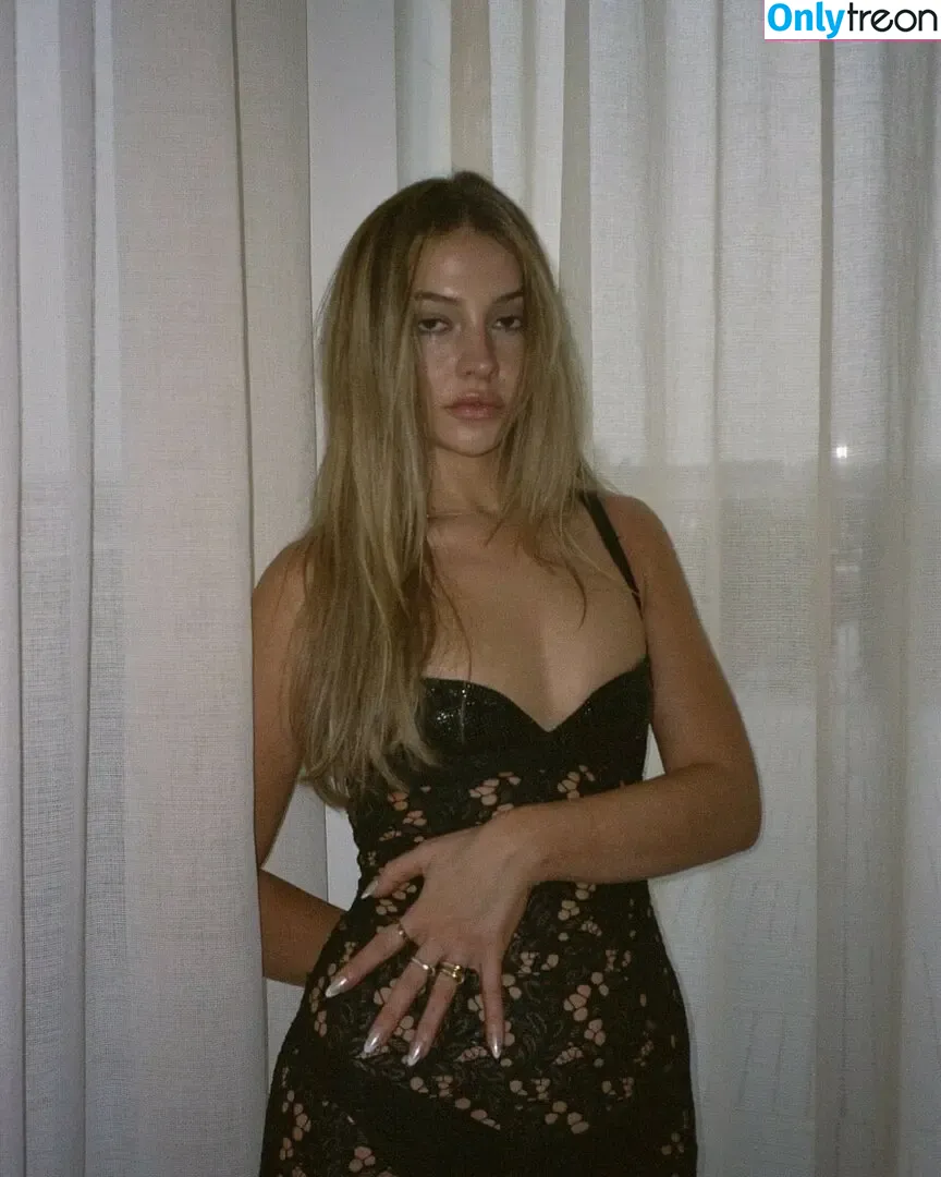 Madelyn Cline голая photo #1223 (madelyncline)