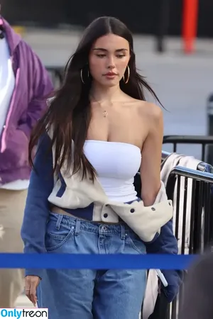 Madison Beer / madisonbeer nude photo #0417