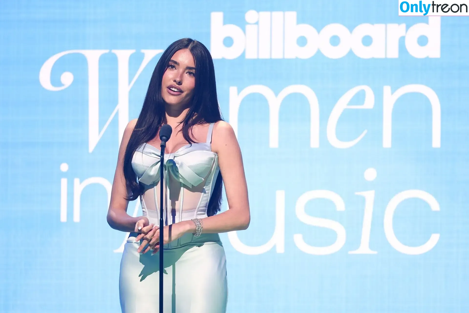 Madison Beer голая photo #0351 (madisonbeer)