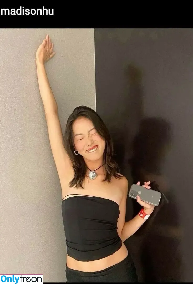 Madison Hu голая photo #0012 (humphrey_is_me / madisonhu)