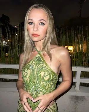 Madison Iseman / Jumanji / itsmsmadi / madisoniseman фото голая #0007